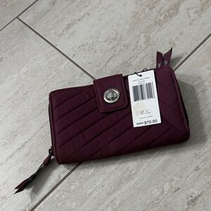Elegant mulled wine  Quilted Wallet. Vera Bradley turn-lock..NWT